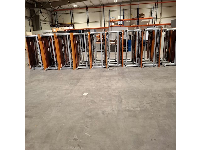 Partij bureaus - afbeelding 8 van  9