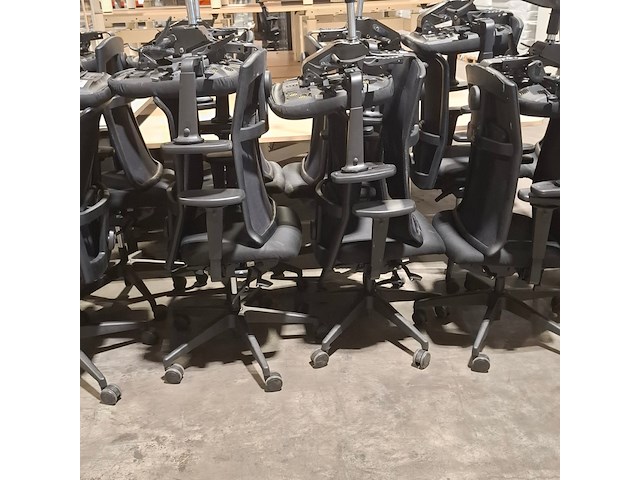 Partij bureaustoelen en vergaderstoelen, o.a. interstuhl en ahrend - afbeelding 2 van  11