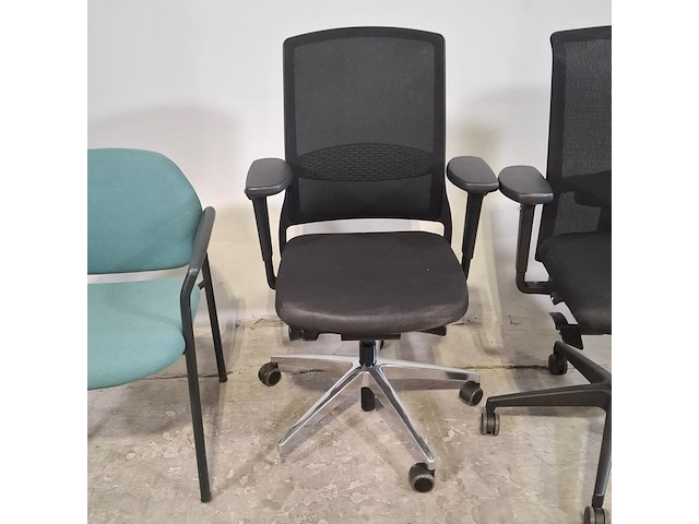 Partij bureaustoelen en vergaderstoelen, o.a. interstuhl en ahrend - afbeelding 5 van  11