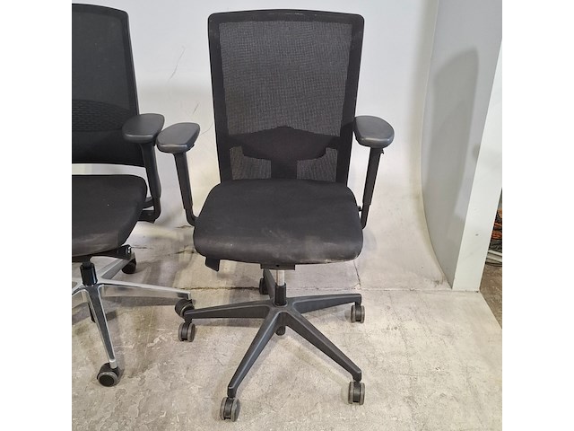 Partij bureaustoelen en vergaderstoelen, o.a. interstuhl en ahrend - afbeelding 6 van  11