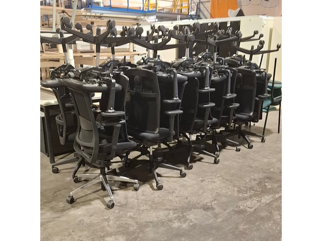 Partij bureaustoelen en vergaderstoelen, o.a. interstuhl en ahrend - afbeelding 10 van  11