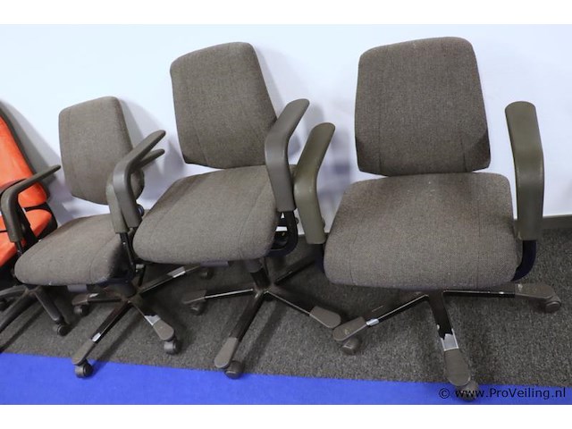 Partij bureaustoelen met armleuningen - afbeelding 2 van  3