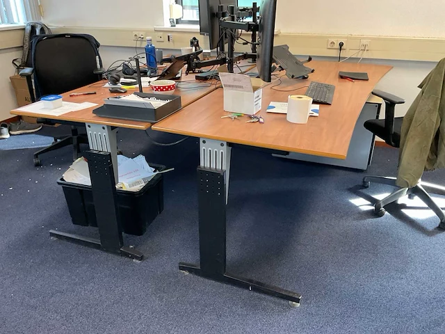 Partij bureautafels en ladeblokken - afbeelding 3 van  9