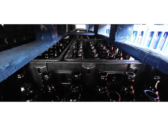 Partij ca. 1.120 kratten met flessen – ca. 20 pallets - afbeelding 4 van  5