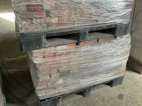 Partij ca. 4.500 gebruikte rode metselstenen – 210 × 105 × 50 mm – gepalletiseerd - afbeelding 3 van  12