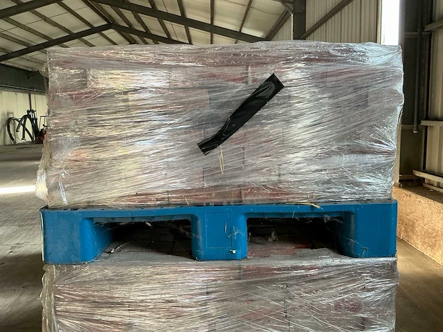 Partij ca. 4.500 gebruikte rode metselstenen – 210 × 105 × 50 mm – gepalletiseerd - afbeelding 10 van  12
