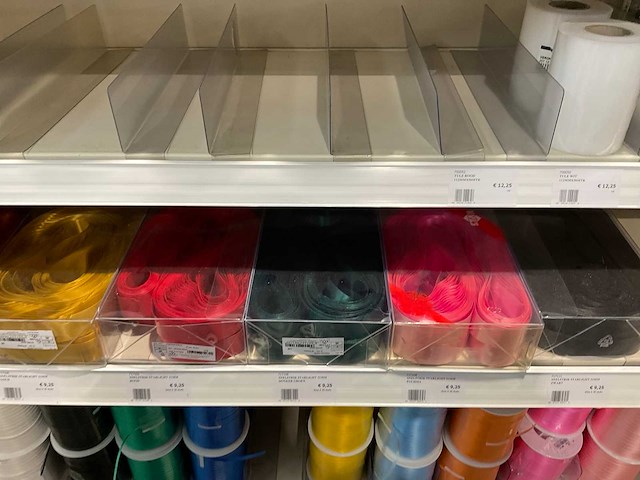 Partij cadeauverpakking materialen - afbeelding 2 van  54