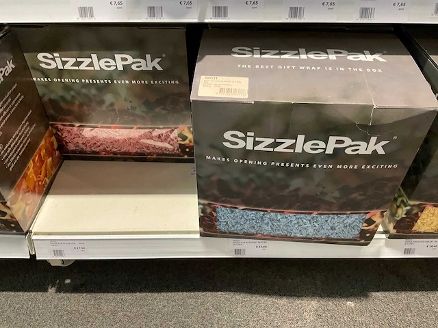 Partij cadeauverpakking materialen - afbeelding 6 van  54