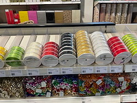 Partij cadeauverpakking materialen - afbeelding 7 van  54