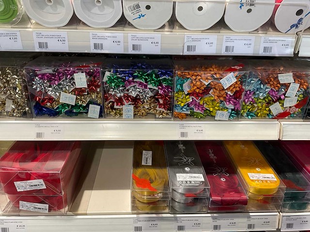 Partij cadeauverpakking materialen - afbeelding 8 van  54