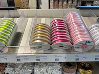 Partij cadeauverpakking materialen - afbeelding 17 van  54