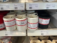 Partij cadeauverpakking materialen - afbeelding 27 van  54