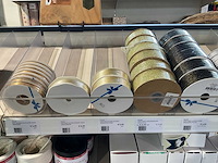 Partij cadeauverpakking materialen - afbeelding 28 van  54