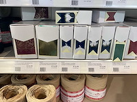 Partij cadeauverpakking materialen - afbeelding 30 van  54