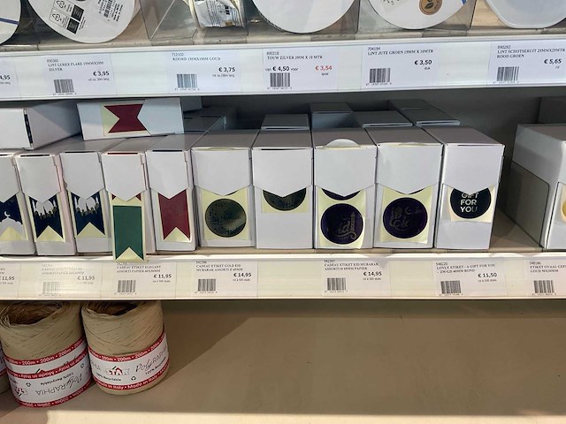 Partij cadeauverpakking materialen - afbeelding 31 van  54