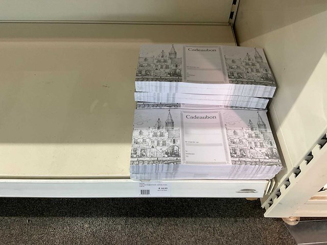 Partij cadeauverpakking materialen - afbeelding 38 van  54