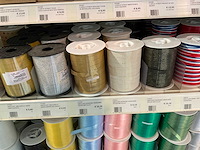 Partij cadeauverpakking materialen - afbeelding 40 van  54