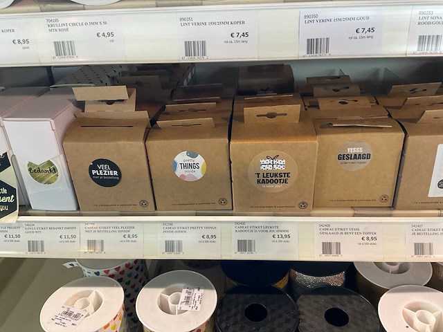 Partij cadeauverpakking materialen - afbeelding 43 van  54