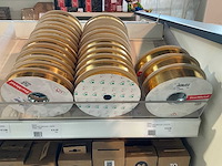 Partij cadeauverpakking materialen - afbeelding 47 van  54