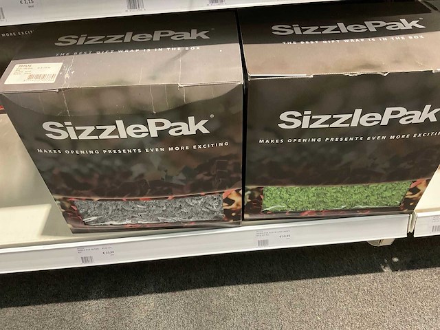 Partij cadeauverpakking materialen - afbeelding 53 van  54