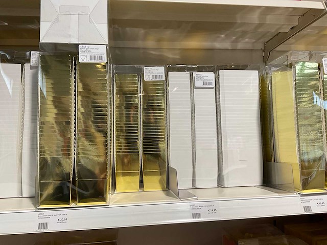 Partij cadeauverpakkingen - afbeelding 10 van  48