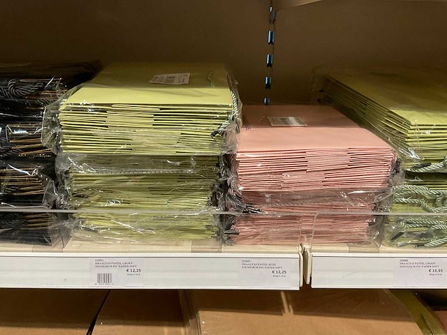 Partij cadeauverpakkingen - afbeelding 16 van  48