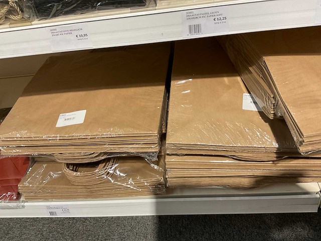 Partij cadeauverpakkingen - afbeelding 20 van  48