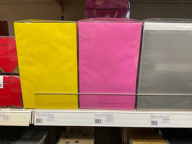 Partij cadeauverpakkingen - afbeelding 28 van  48