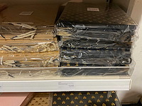 Partij cadeauverpakkingen - afbeelding 32 van  48