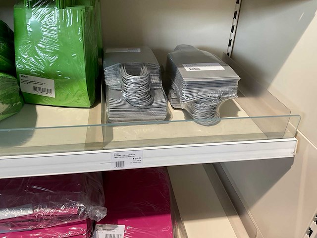 Partij cadeauverpakkingen - afbeelding 15 van  35