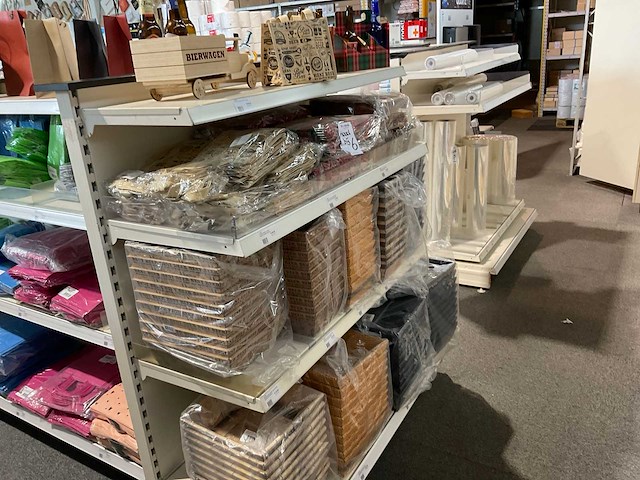 Partij cadeauverpakkingen - afbeelding 21 van  35