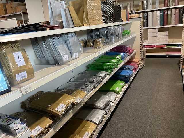 Partij cadeauverpakkingen - afbeelding 12 van  35