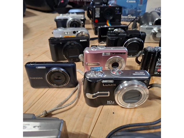 Partij camera's en video camera's, o.a. sony, samsung, canon, pentax, lumix, meerdere - afbeelding 3 van  26