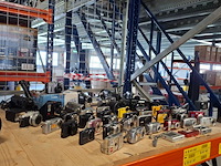 Partij camera's en video camera's, o.a. sony, samsung, canon, pentax, lumix, meerdere - afbeelding 1 van  26