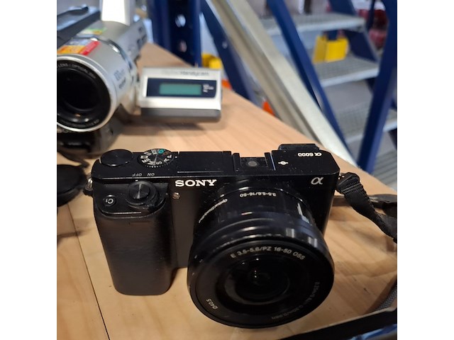 Partij camera's en video camera's, o.a. sony, samsung, canon, pentax, lumix, meerdere - afbeelding 14 van  26