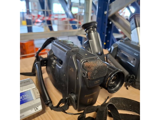 Partij camera's en video camera's, o.a. sony, samsung, canon, pentax, lumix, meerdere - afbeelding 18 van  26