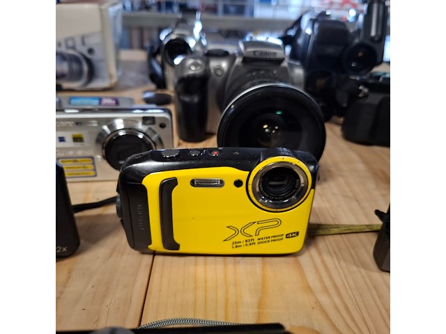 Partij camera's en video camera's, o.a. sony, samsung, canon, pentax, lumix, meerdere - afbeelding 20 van  26