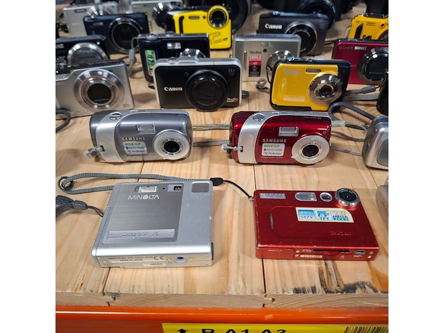 Partij camera's en video camera's, o.a. sony, samsung, canon, pentax, lumix, meerdere - afbeelding 22 van  26