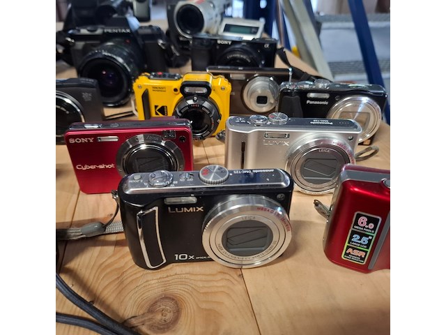 Partij camera's en video camera's, o.a. sony, samsung, canon, pentax, lumix, meerdere - afbeelding 25 van  26