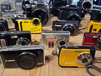 Partij camera's en video camera's, o.a. sony, samsung, canon, pentax, lumix, meerdere - afbeelding 26 van  26