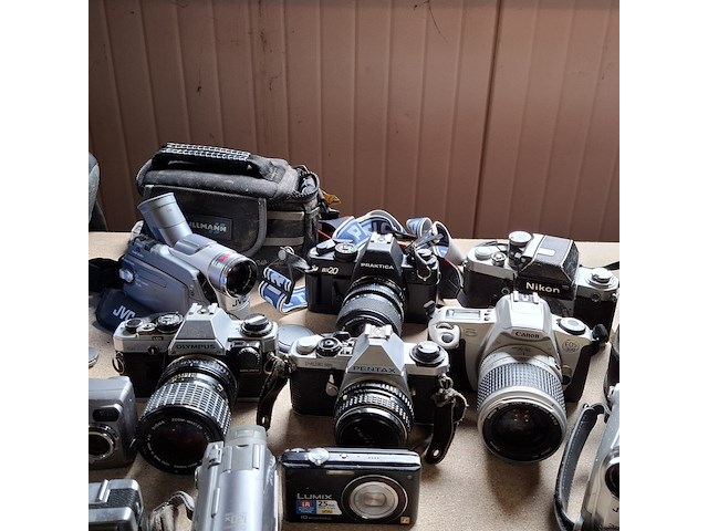 Partij camera's, lumix, olympus, minolata, canon, nikon, instax, jvc - afbeelding 2 van  17