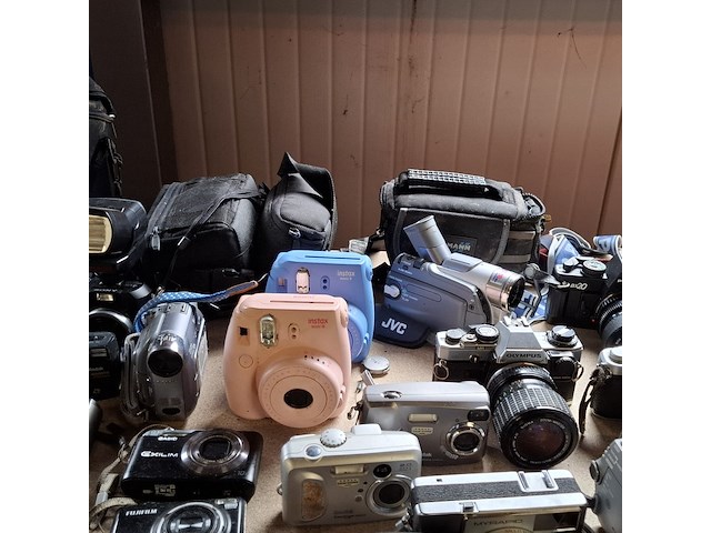 Partij camera's, lumix, olympus, minolata, canon, nikon, instax, jvc - afbeelding 3 van  17