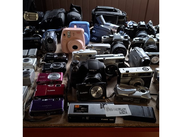 Partij camera's, lumix, olympus, minolata, canon, nikon, instax, jvc - afbeelding 4 van  17