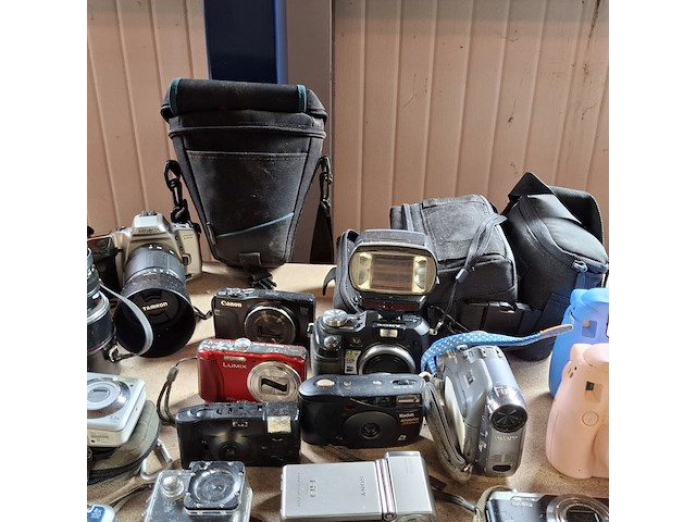 Partij camera's, lumix, olympus, minolata, canon, nikon, instax, jvc - afbeelding 6 van  17