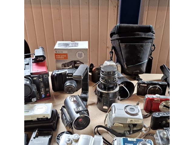 Partij camera's, lumix, olympus, minolata, canon, nikon, instax, jvc - afbeelding 7 van  17
