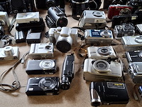 Partij camera's, lumix, olympus, minolata, canon, nikon, instax, jvc - afbeelding 8 van  17