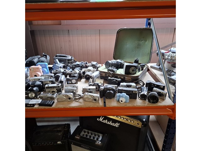 Partij camera's, lumix, olympus, minolata, canon, nikon, instax, jvc - afbeelding 10 van  17