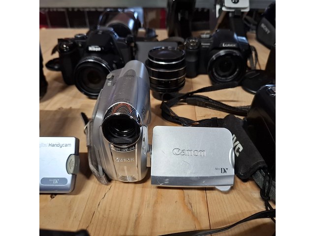 Partij cameras, o.a. samsung, olympus, canon, sony, nikon - afbeelding 11 van  46
