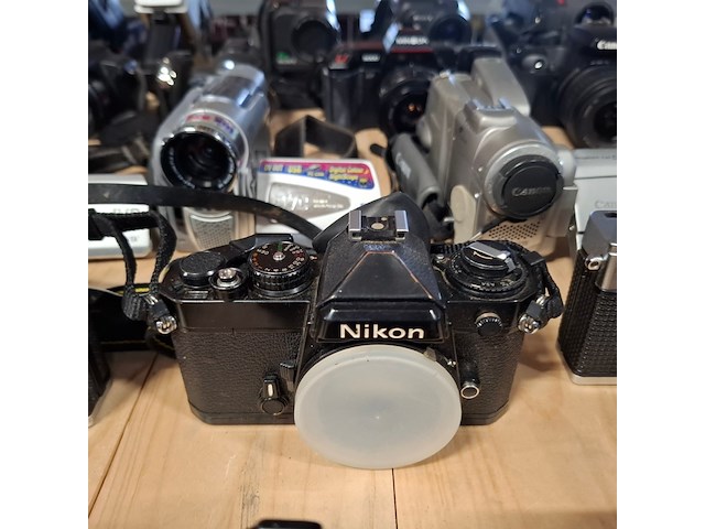 Partij cameras, o.a. samsung, olympus, canon, sony, nikon - afbeelding 19 van  46