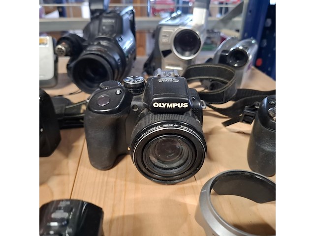 Partij cameras, o.a. samsung, olympus, canon, sony, nikon - afbeelding 24 van  46
